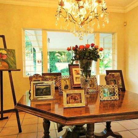 Vair'S Place Guest House In Sandton Paulshof - Apartment, Lux Suites & Spa Johannesburg Ngoại thất bức ảnh