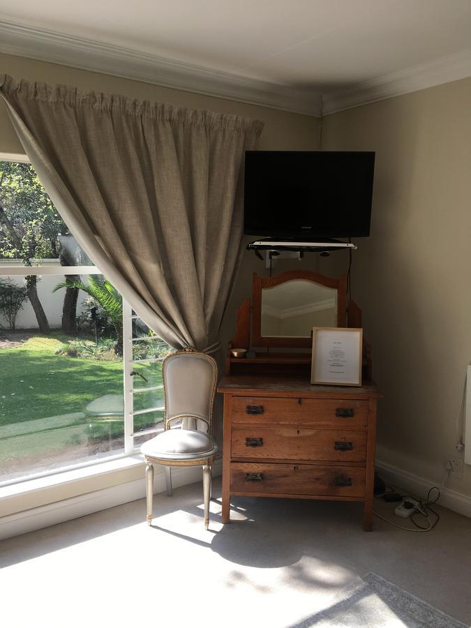 Vair'S Place Guest House In Sandton Paulshof - Apartment, Lux Suites & Spa Johannesburg Ngoại thất bức ảnh