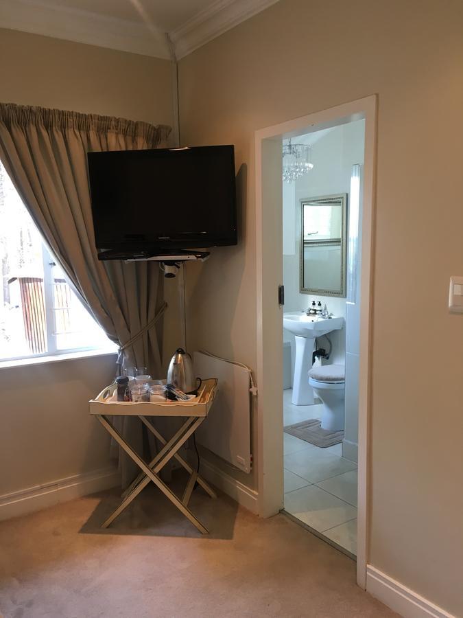 Vair'S Place Guest House In Sandton Paulshof - Apartment, Lux Suites & Spa Johannesburg Ngoại thất bức ảnh