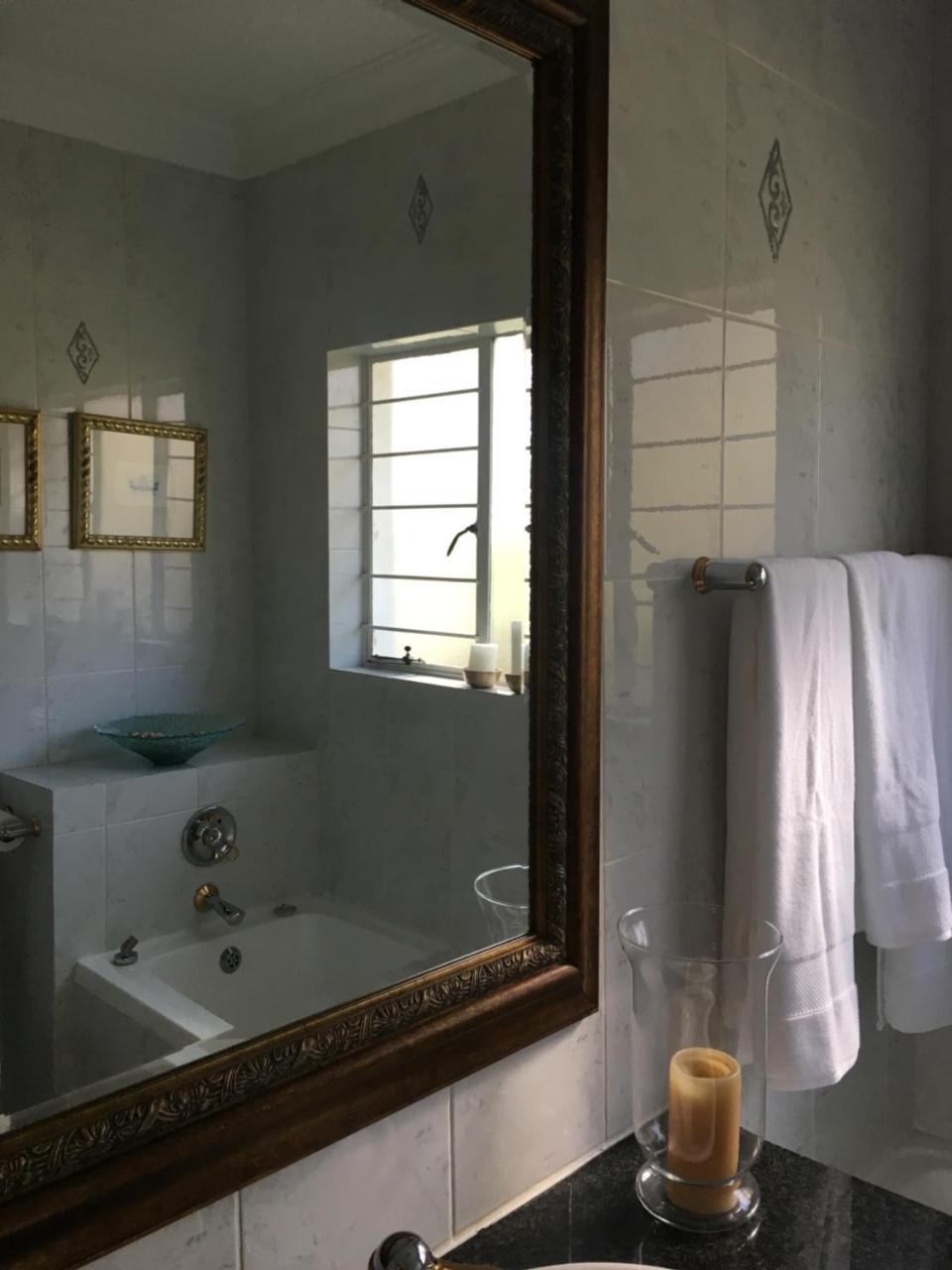 Vair'S Place Guest House In Sandton Paulshof - Apartment, Lux Suites & Spa Johannesburg Ngoại thất bức ảnh