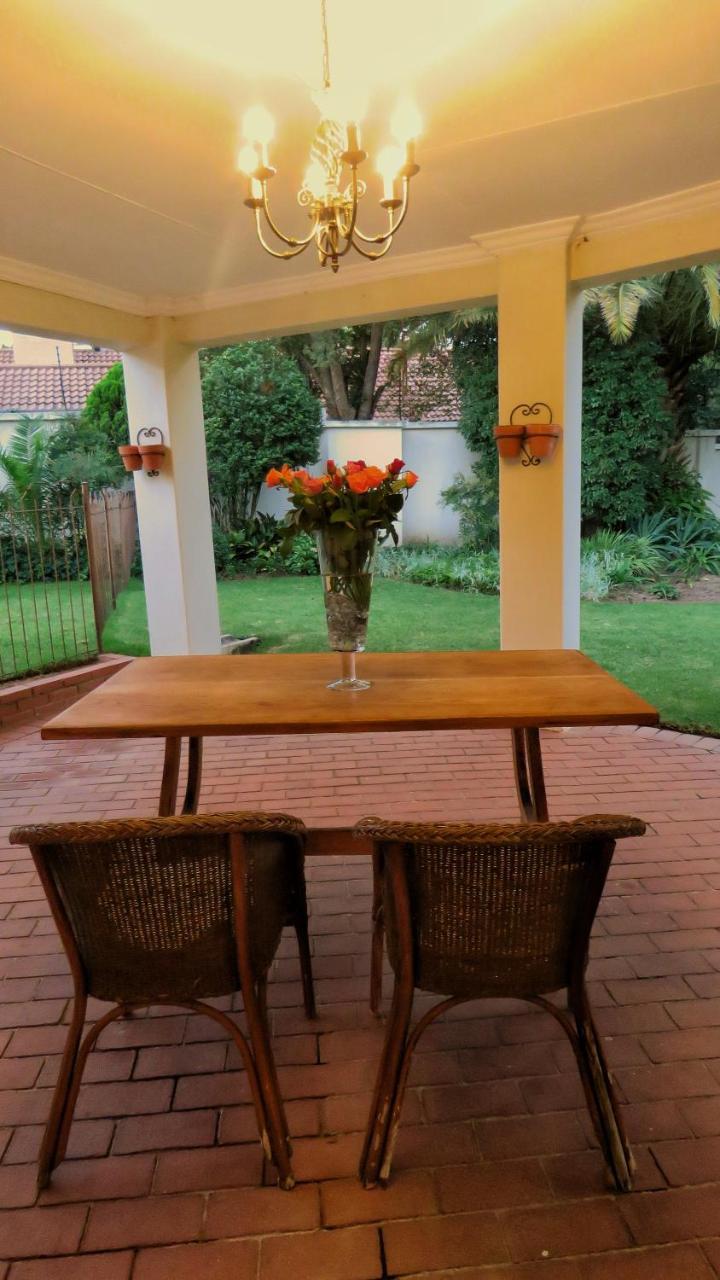 Vair'S Place Guest House In Sandton Paulshof - Apartment, Lux Suites & Spa Johannesburg Ngoại thất bức ảnh