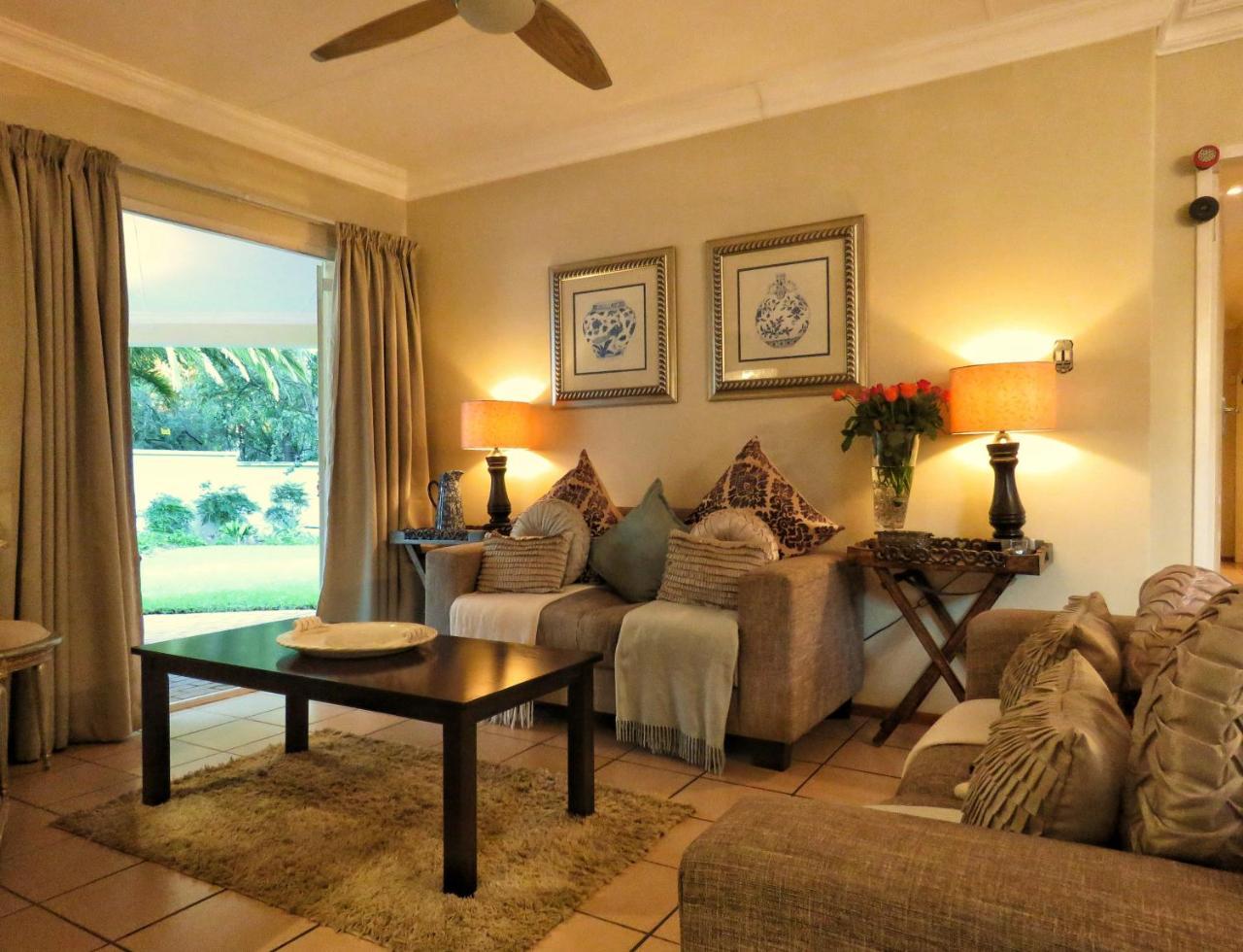 Vair'S Place Guest House In Sandton Paulshof - Apartment, Lux Suites & Spa Johannesburg Ngoại thất bức ảnh